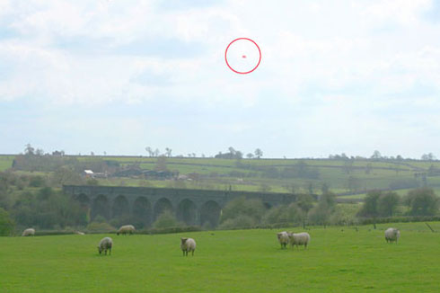 Blimp previously flown next to the wind farm site at proposed turbine height of 125 metres (410 feet)
